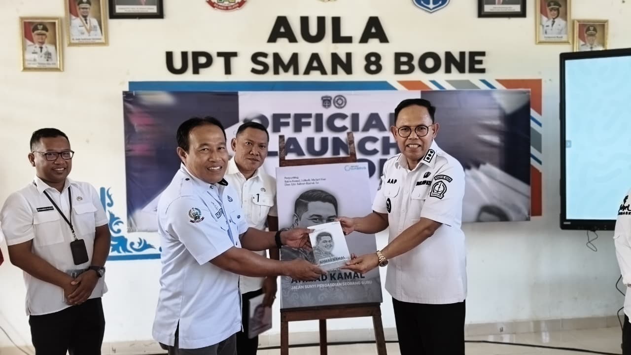 Dorong Kreativitas Siswa, Wabup Bone Resmikan Studio Podcast dan Panggung Kreasi SMAN 8 Bone