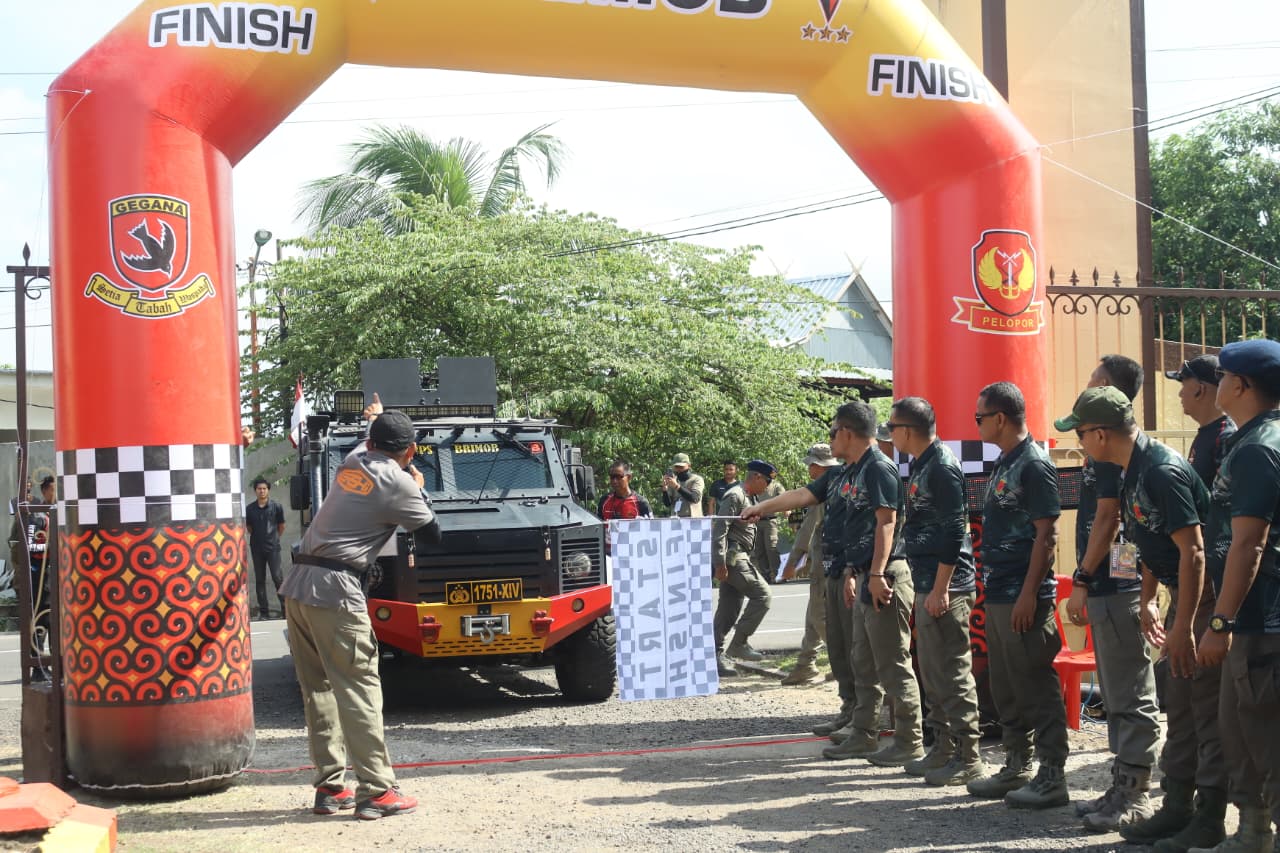 Dansat Brimob Sulsel Buka Phinisi Challenge 2026, Ajang Uji Mental, Fisik dan Solidaritas