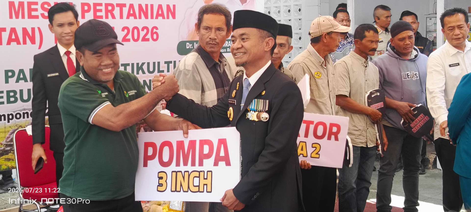 Pemerintah Kabupaten Bone Bagikan Ratusan Alsintan 2026, Bupati Andi Asman: Haram Hukumnya Diperjualbelikan!
